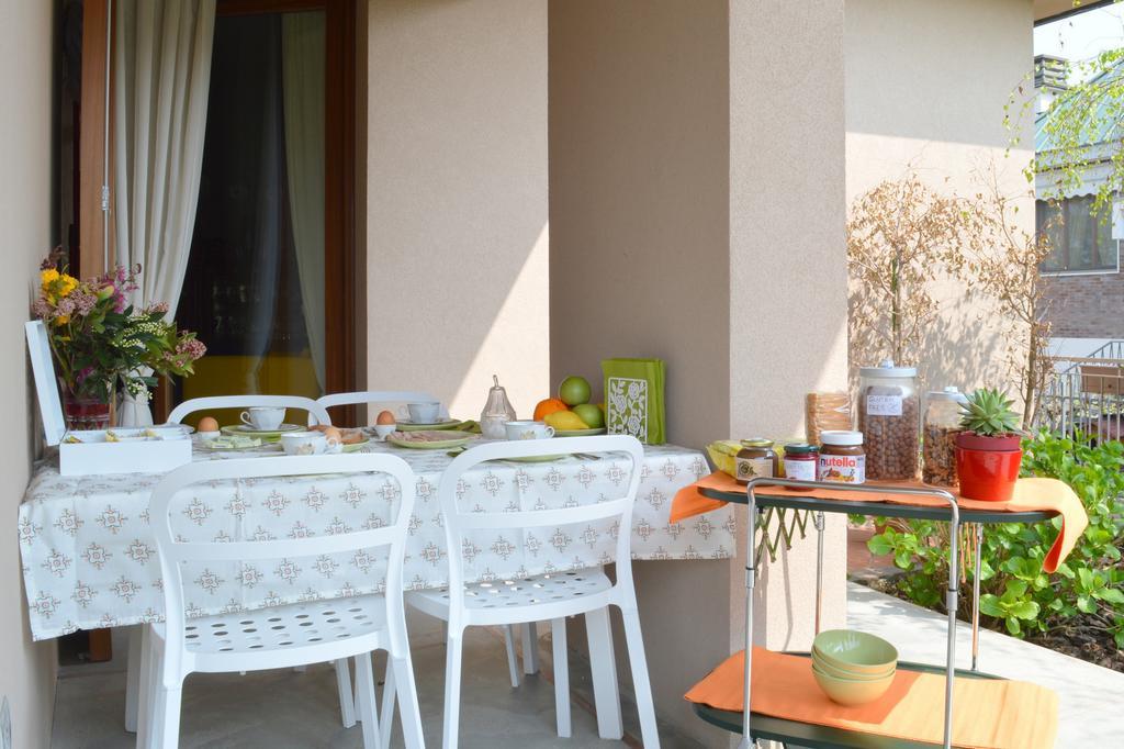 B&B La Casa Di Angela Cusago Szoba fotó